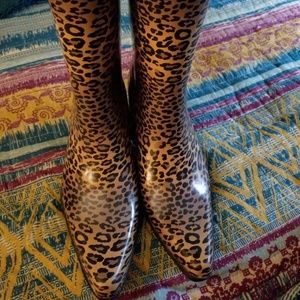 Leopard print rain boots western style